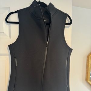 NIKE Women's Therma-FIT Essential Filled Running Vest